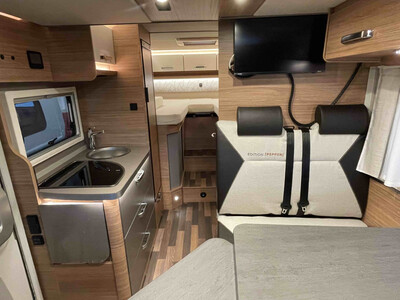 Weinsberg CaraCompact Suite MB 640 MEG [PEPPER] - VELETRŽNÍ CENOVÁ NABÍDKA