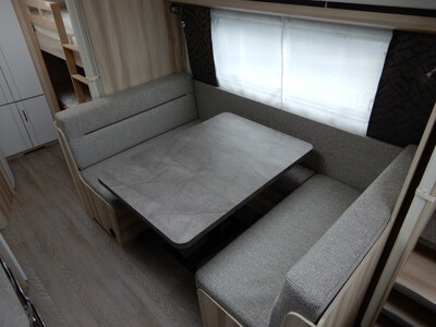 Hobby De Luxe 545 KMF