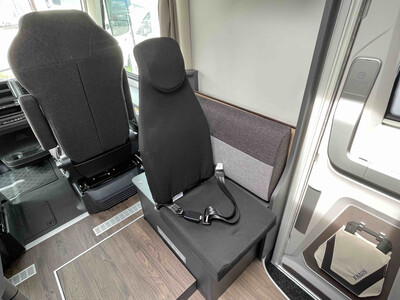KNAUS L!VE I 700 MEG - VELETRŽNÍ CENOVÁ NABÍDKA 